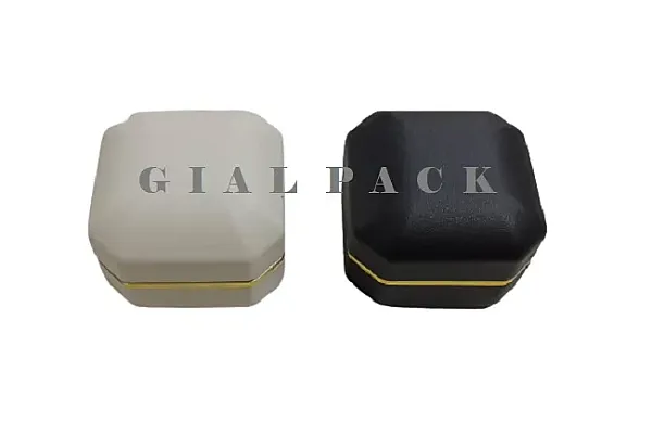 ΔΑΧΤΥΛΙΔΙ ΔΕΡΜΑΤΙΝΟ LED 6x6